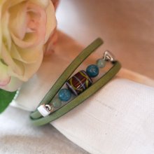 Turquoise groene leren en keramische kralen armband voor vrouwen om te personaliseren 