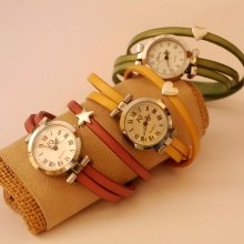 Horloge met 3-draaibare leren band en zilverkleurige wijzerplaat 