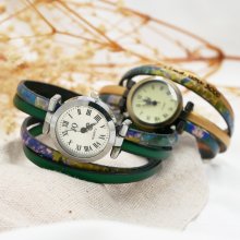 Dubbel lederen horloge met impressionistische opdruk en kleur naar keuze om te personaliseren 