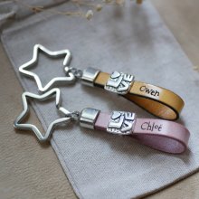 Sleutelhanger van liefdesleer, personaliseerbaar met Valentijnsgravure